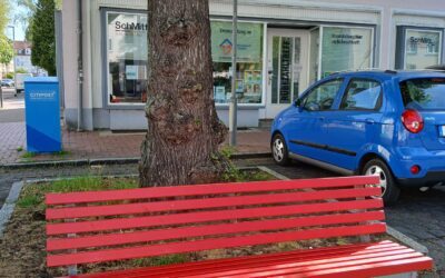Rote Bänke für Hannover – ein Zeichen um häusliche Gewalt sichtbar zu machen